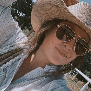 Meet your Posher, Justine